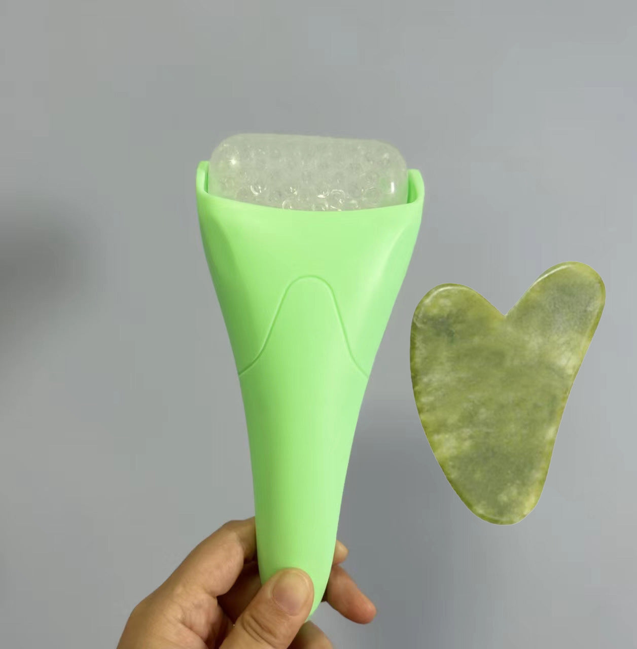 Cooling Ice Roller Massager – Pore Tightening, Puffiness & Skin Refresh Tool